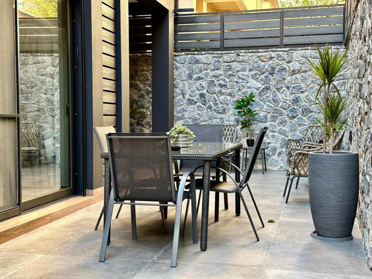 T&T Luxury Apartments - Rooftop Jacuzzi Athens Exterior photo